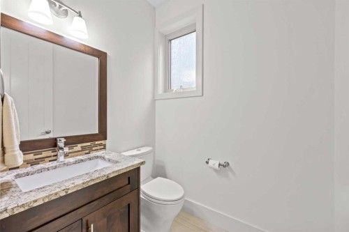 89 Evergreen Mount Sw, Calgary, AB - Indoor Photo Showing Bathroom