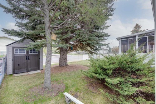 4118 Silverpark Estates Close, Olds, AB - Outdoor