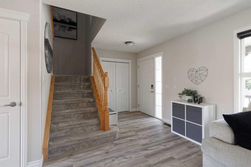 724 Prestwick Circle Se, Calgary, AB - Indoor Photo Showing Other Room