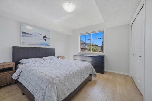 106-31 Everridge Square Sw, Calgary, AB - Indoor Photo Showing Bedroom