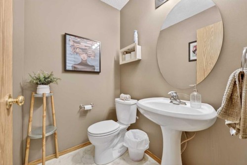112 Hidden Ranch Crescent Nw, Calgary, AB - Indoor Photo Showing Bathroom