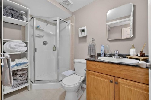 112 Hidden Ranch Crescent Nw, Calgary, AB - Indoor Photo Showing Bathroom