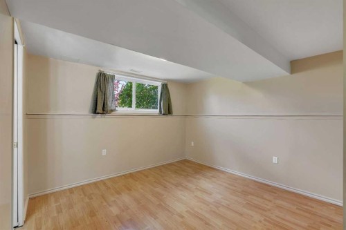 8432 Elbow Drive Sw, Calgary, AB - Indoor Photo Showing Other Room