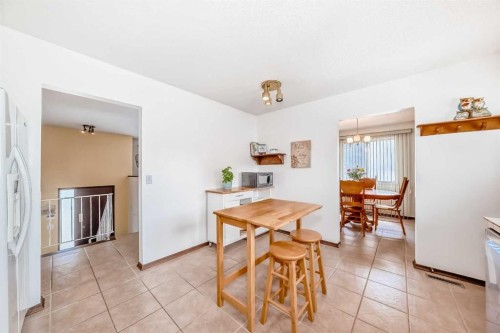 5539 Dalhart Road Nw, Calgary, AB - Indoor