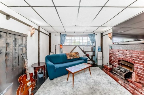 5539 Dalhart Road Nw, Calgary, AB - Indoor With Fireplace