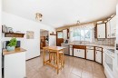 5539 Dalhart Road Nw, Calgary, AB  - Indoor Photo Showing Kitchen 