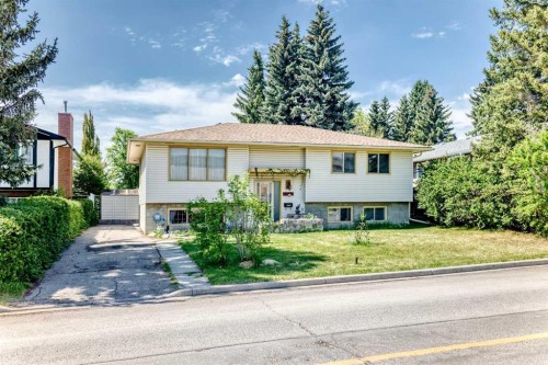 5539 Dalhart Road Nw, Calgary, AB - Outdoor With Facade