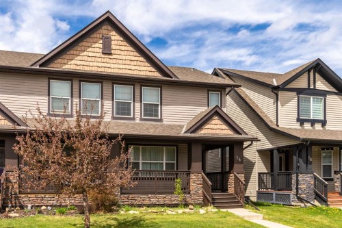 14 Luxstone Point SW Airdrie, AB T4B 0H8