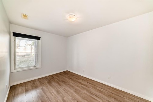 124 Royal Manor Nw, Calgary, AB - Indoor Photo Showing Other Room