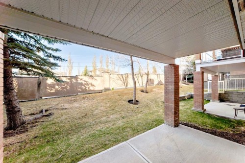 124 Royal Manor Nw, Calgary, AB - Outdoor