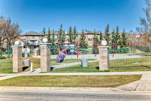 124 Royal Manor Nw, Calgary, AB - Outdoor