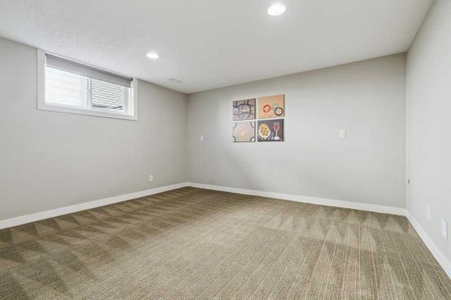 640 Willoughby Crescent Se, Calgary, AB - Indoor Photo Showing Other Room