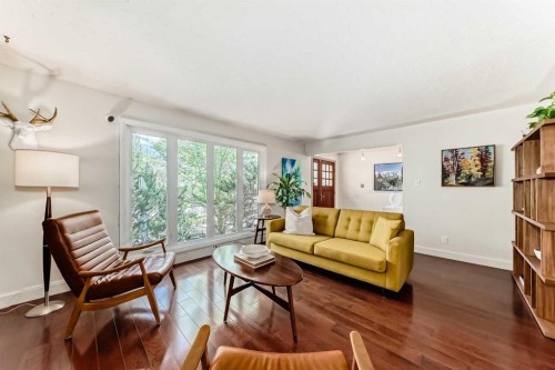 43 Westview Drive Sw, Calgary, AB - Indoor Photo Showing Living Room
