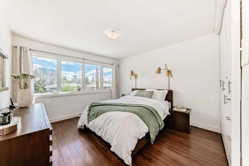 43 Westview Drive Sw, Calgary, AB - Indoor Photo Showing Bedroom