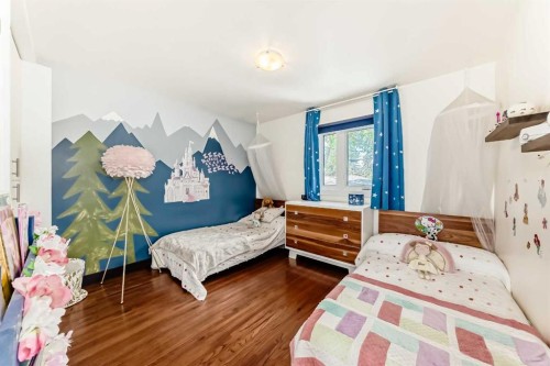 43 Westview Drive Sw, Calgary, AB - Indoor Photo Showing Bedroom