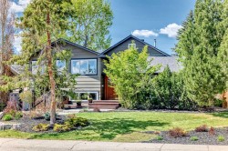 43 Westview Drive SW Calgary, AB T3C 2R8
