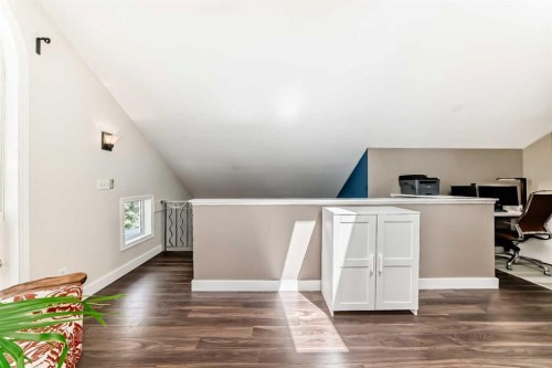 43 Westview Drive Sw, Calgary, AB - Indoor Photo Showing Other Room