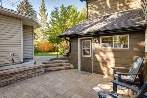 43 Westview Drive Sw, Calgary, AB - Outdoor With Exterior