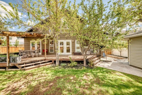 43 Westview Drive Sw, Calgary, AB - Outdoor With Deck Patio Veranda