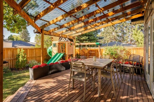 43 Westview Drive Sw, Calgary, AB - Outdoor With Deck Patio Veranda