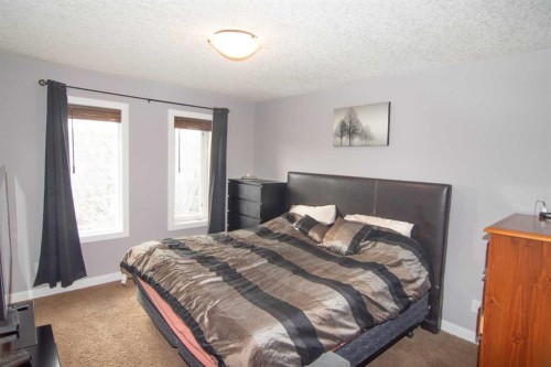 209 Evansdale Landing Nw, Calgary, AB - Indoor Photo Showing Bedroom