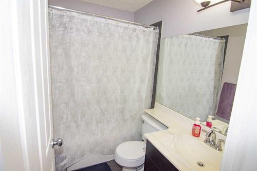 209 Evansdale Landing Nw, Calgary, AB - Indoor Photo Showing Bathroom