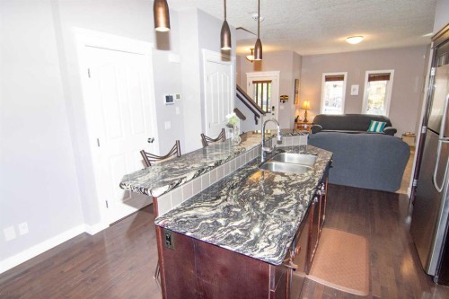 209 Evansdale Landing Nw, Calgary, AB - Indoor Photo Showing Kitchen With Double Sink
