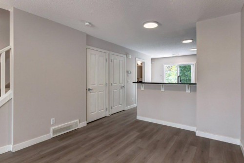 95 Aspen Hills Drive Sw, Calgary, AB - Indoor Photo Showing Other Room