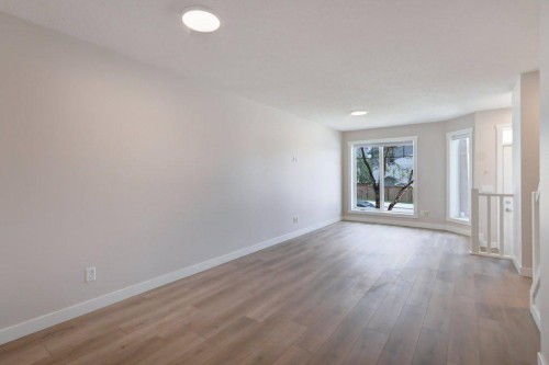 95 Aspen Hills Drive Sw, Calgary, AB - Indoor Photo Showing Other Room