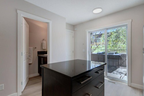 95 Aspen Hills Drive Sw, Calgary, AB - Indoor