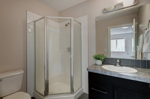 95 Aspen Hills Drive Sw, Calgary, AB - Indoor Photo Showing Bathroom