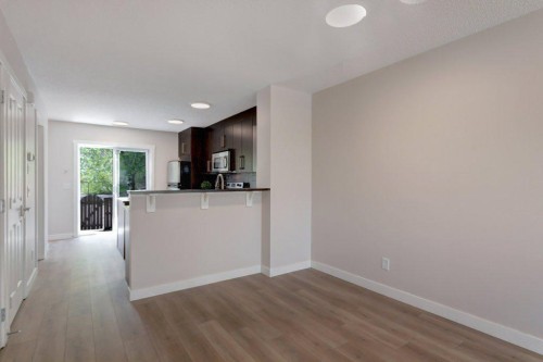 95 Aspen Hills Drive Sw, Calgary, AB - Indoor