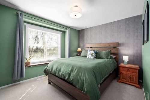 86 Everwillow Circle Sw, Calgary, AB - Indoor Photo Showing Bedroom