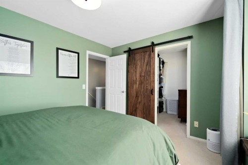 86 Everwillow Circle Sw, Calgary, AB - Indoor Photo Showing Bedroom