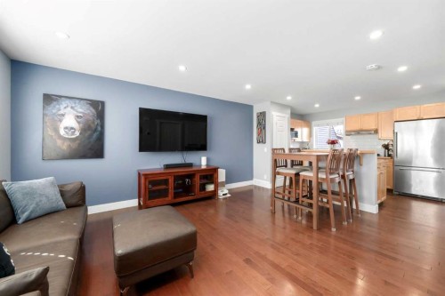 86 Everwillow Circle Sw, Calgary, AB - Indoor Photo Showing Living Room