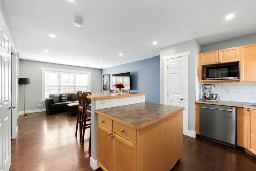 86 Everwillow Circle Sw, Calgary, AB - Indoor Photo Showing Kitchen