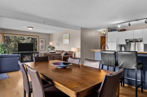 12-9 Blackrock Crescent West, Canmore, AB - Indoor Photo Showing Dining Room