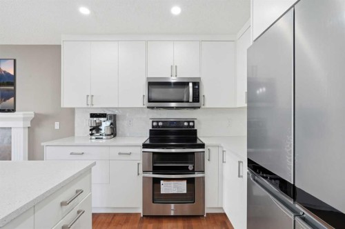 78 Everglen Way Sw, Calgary, AB - Indoor Photo Showing Kitchen