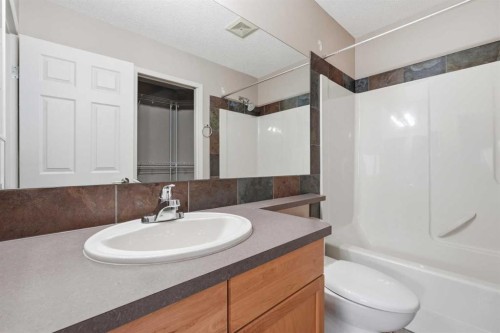 78 Everglen Way Sw, Calgary, AB - Indoor Photo Showing Bathroom