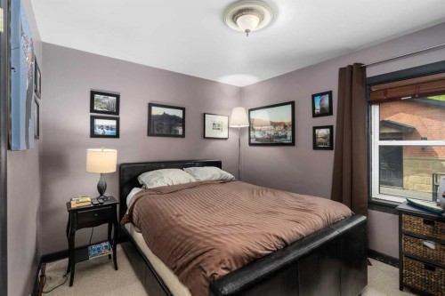 3035 4 Street Sw, Calgary, AB - Indoor Photo Showing Bedroom