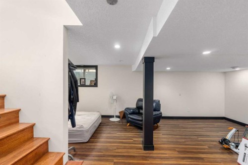 3035 4 Street Sw, Calgary, AB - Indoor