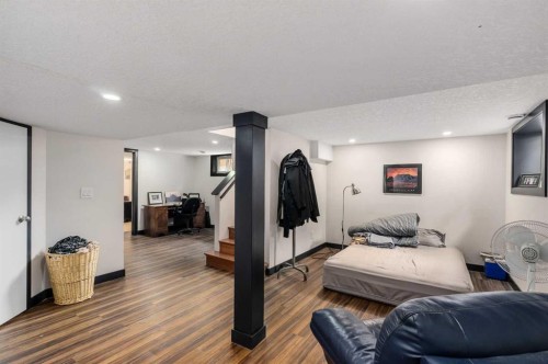 3035 4 Street Sw, Calgary, AB - Indoor