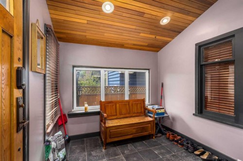 3035 4 Street Sw, Calgary, AB - Indoor