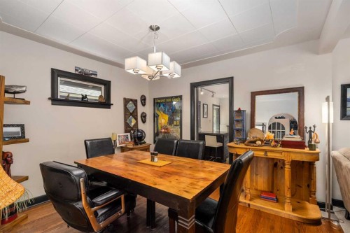 3035 4 Street Sw, Calgary, AB - Indoor Photo Showing Dining Room