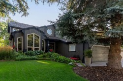 51 Woodridge Close SW Calgary, AB T2W 5M2