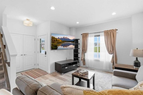 328 Bayview Street Sw, Airdrie, AB - Indoor Photo Showing Living Room