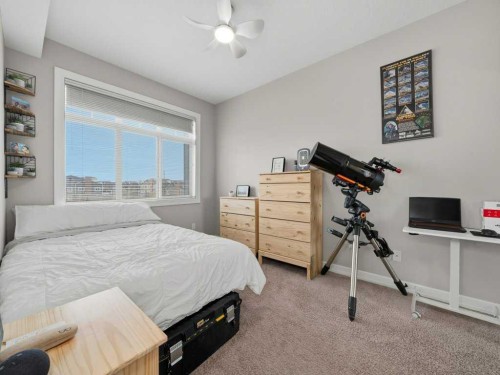 401-117 Copperpond Common Se, Calgary, AB - Indoor Photo Showing Bedroom