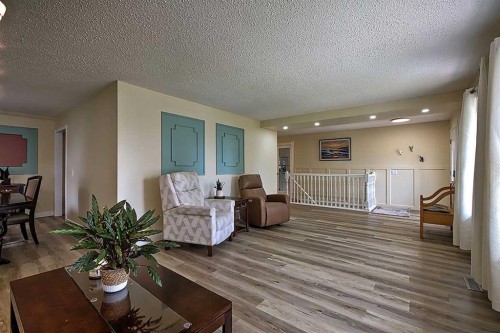 48 Deermont Way Se, Calgary, AB - Indoor