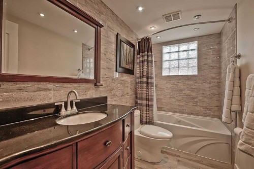 48 Deermont Way Se, Calgary, AB - Indoor Photo Showing Bathroom