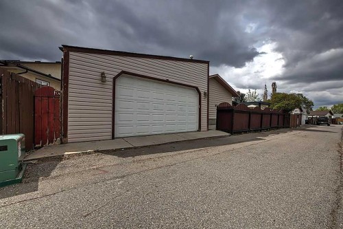 48 Deermont Way Se, Calgary, AB - Outdoor With Exterior